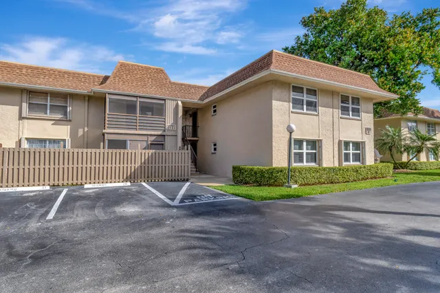 $1,700 | 1251 Northwest 13th Street, Unit 433, Boca Raton, FL 33486
