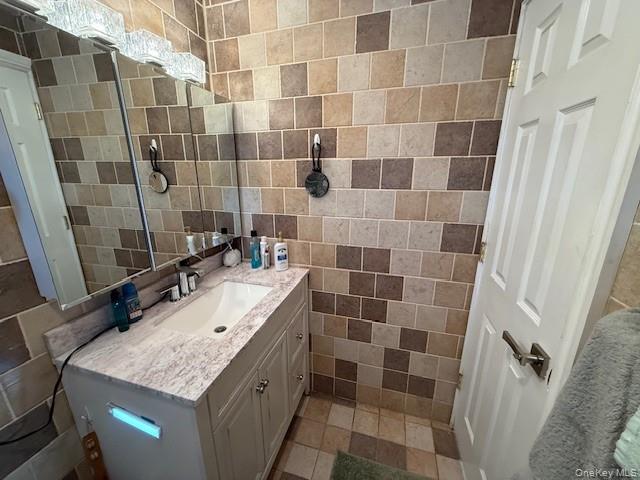 109 Elliot Street Merrick, NY 11566 - Photo 2 of 25