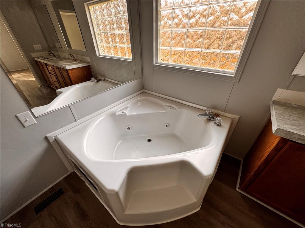 1591 Carson Road Pilot Mountain, NC 27041 - Photo 20 of 50 Deep soaker jetted tub with new motor