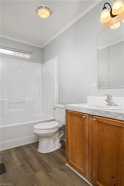 1591 Carson Road Pilot Mountain, NC 27041 - Photo 25 of 50 Hall bathroom with transom window over tub/shower combo