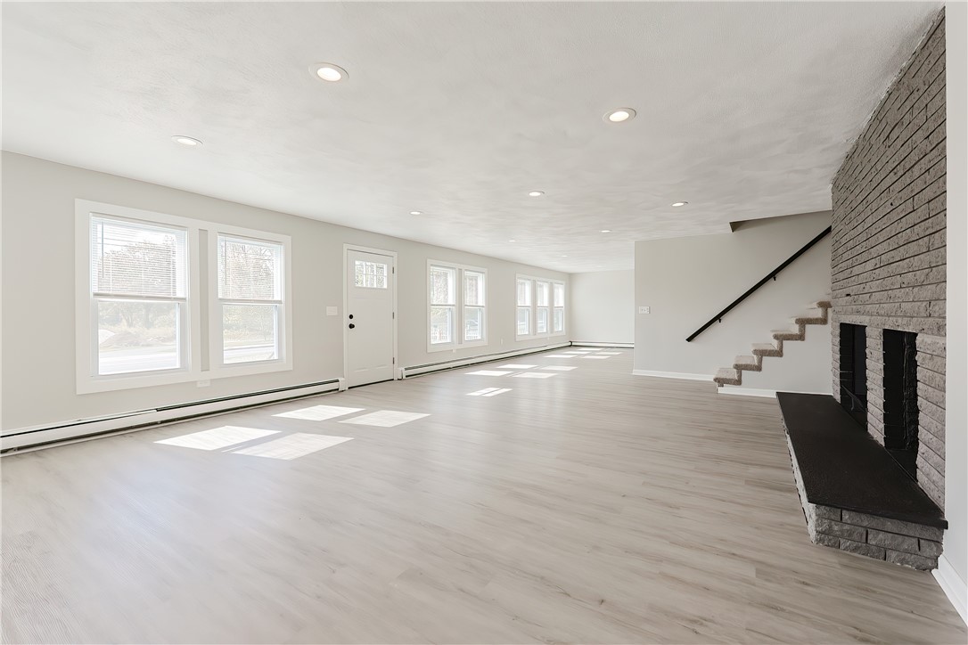 312 Wakefield Street West Warwick, RI 02893 - Photo 2 of 38