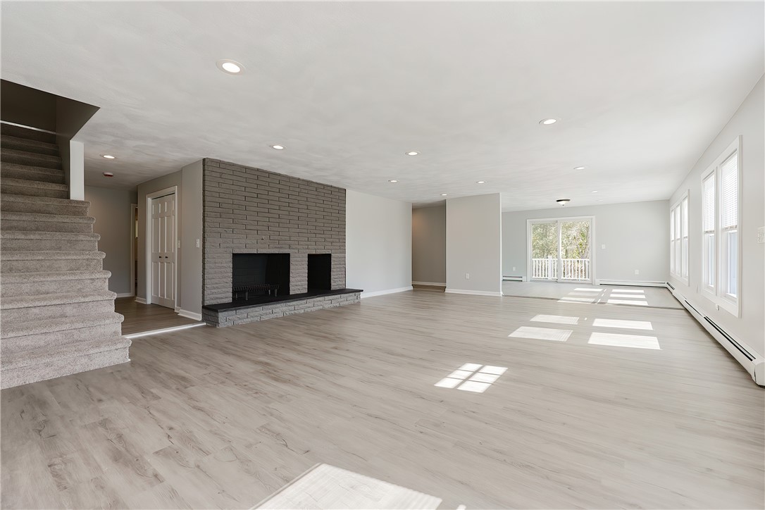 312 Wakefield Street West Warwick, RI 02893 - Photo 4 of 38