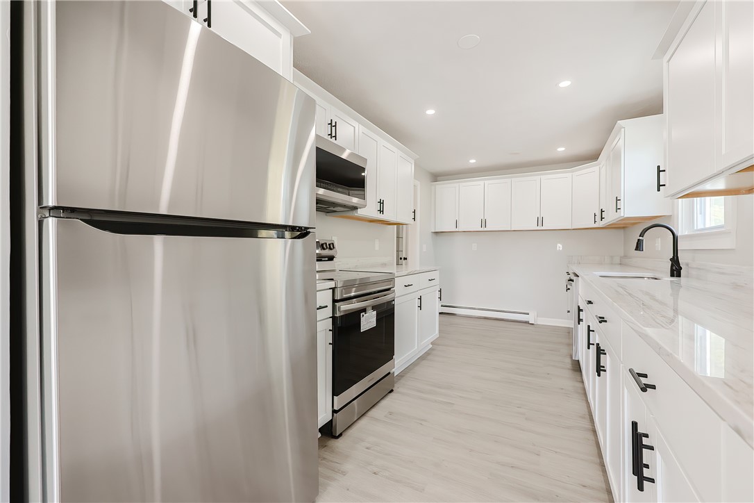 312 Wakefield Street West Warwick, RI 02893 - Photo 8 of 38