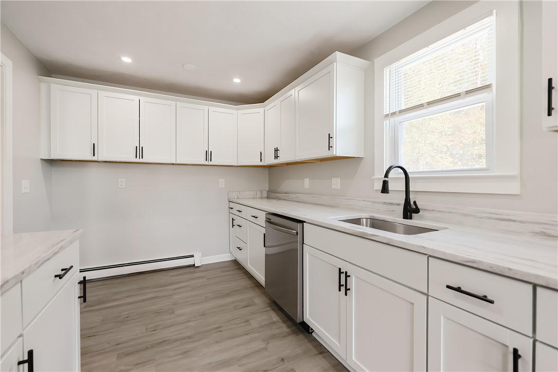 312 Wakefield Street West Warwick, RI 02893 - Photo 9 of 38