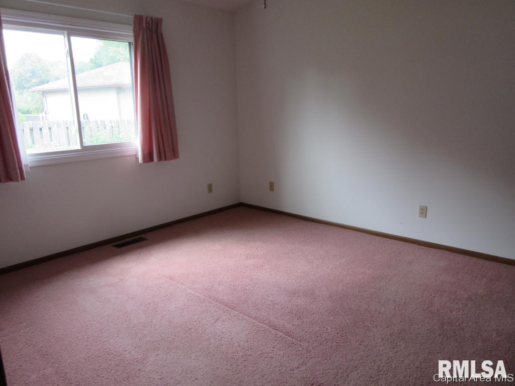 123 Astoria Road Springfield, IL 62704 - Photo 8 of 11