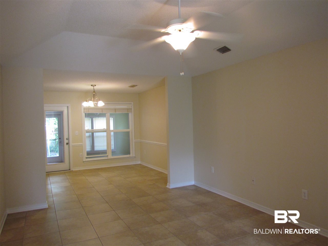 1596 Abbey Loop Foley, AL 36535 - Photo 4 of 31 Living area