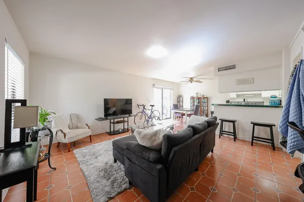 $1,695 | 10410 North 7th Place, Unit 2, Phoenix, AZ 85020