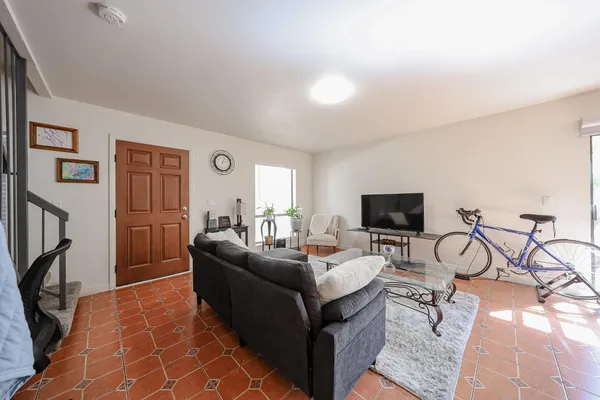 $1,695 | 10410 North 7th Place, Unit 2, Phoenix, AZ 85020