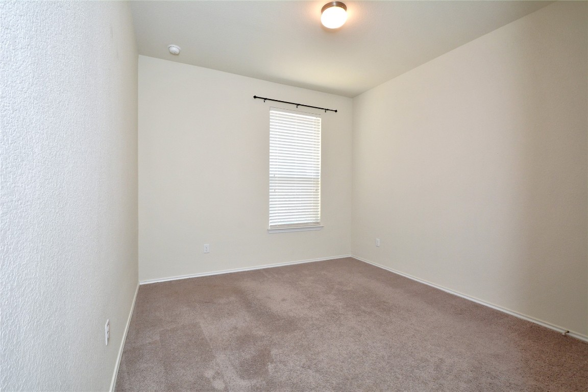 113 Thrasher Cove Leander, TX 78641 - Photo 15 of 19 Secondary bedroom