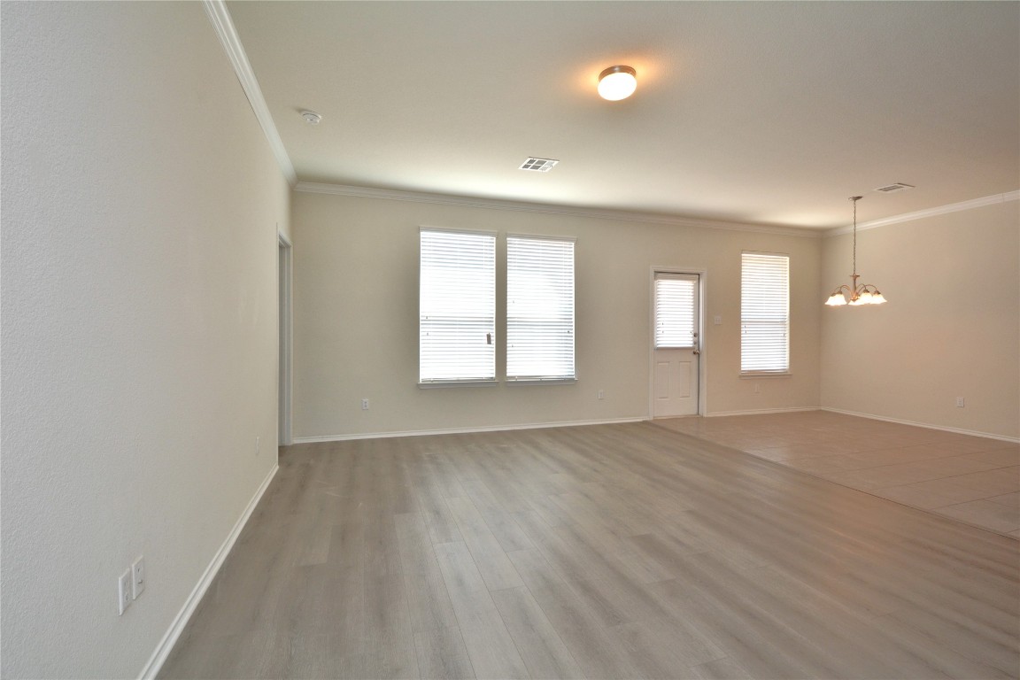 113 Thrasher Cove Leander, TX 78641 - Photo 3 of 19 Living room