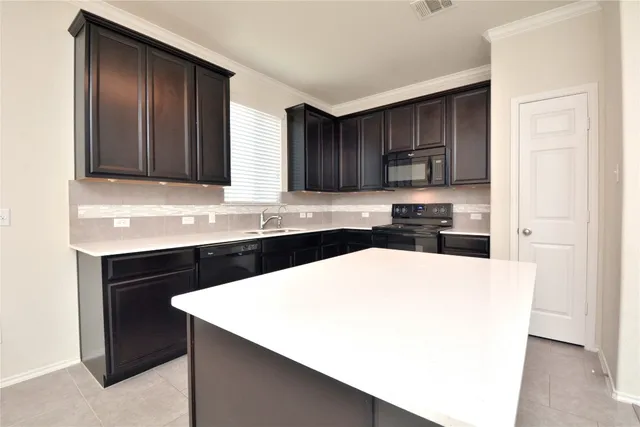 $1,900 | 113 Thrasher Cove, Leander, TX 78641