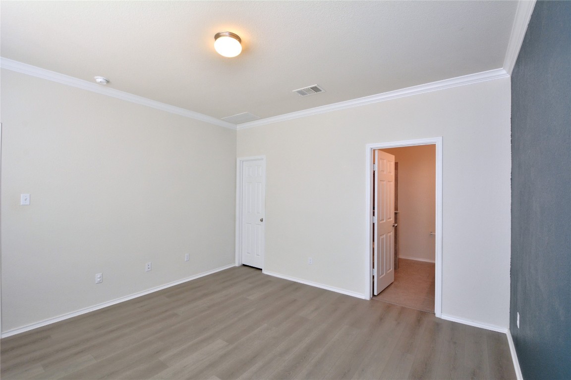 113 Thrasher Cove Leander, TX 78641 - Photo 10 of 19 Primary bedroom