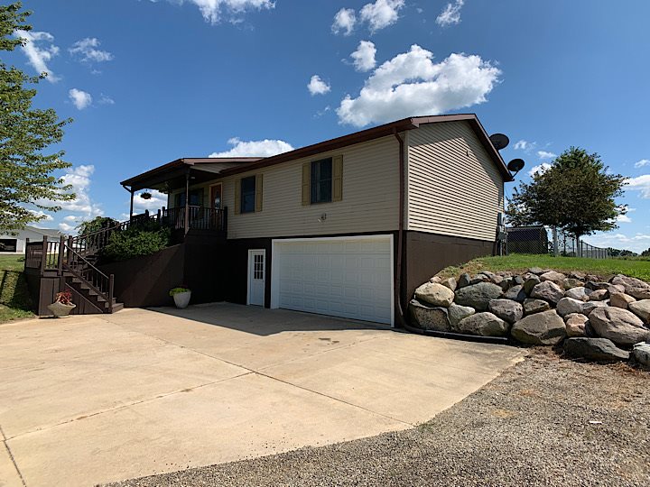 2293 Krouse Road Owosso, MI 48867 - Photo 15 of 58 50020328-14.JPG