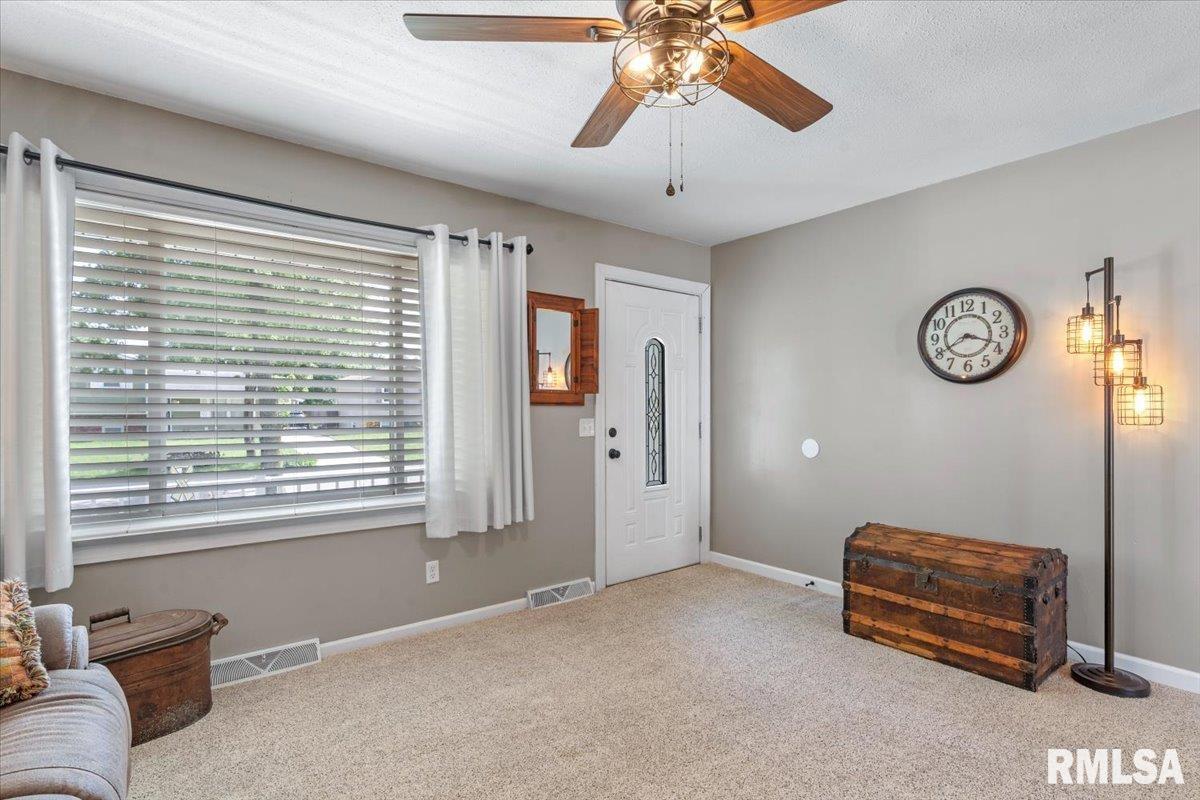 2913 Selkirk Road Springfield, IL 62702 - Photo 8 of 40