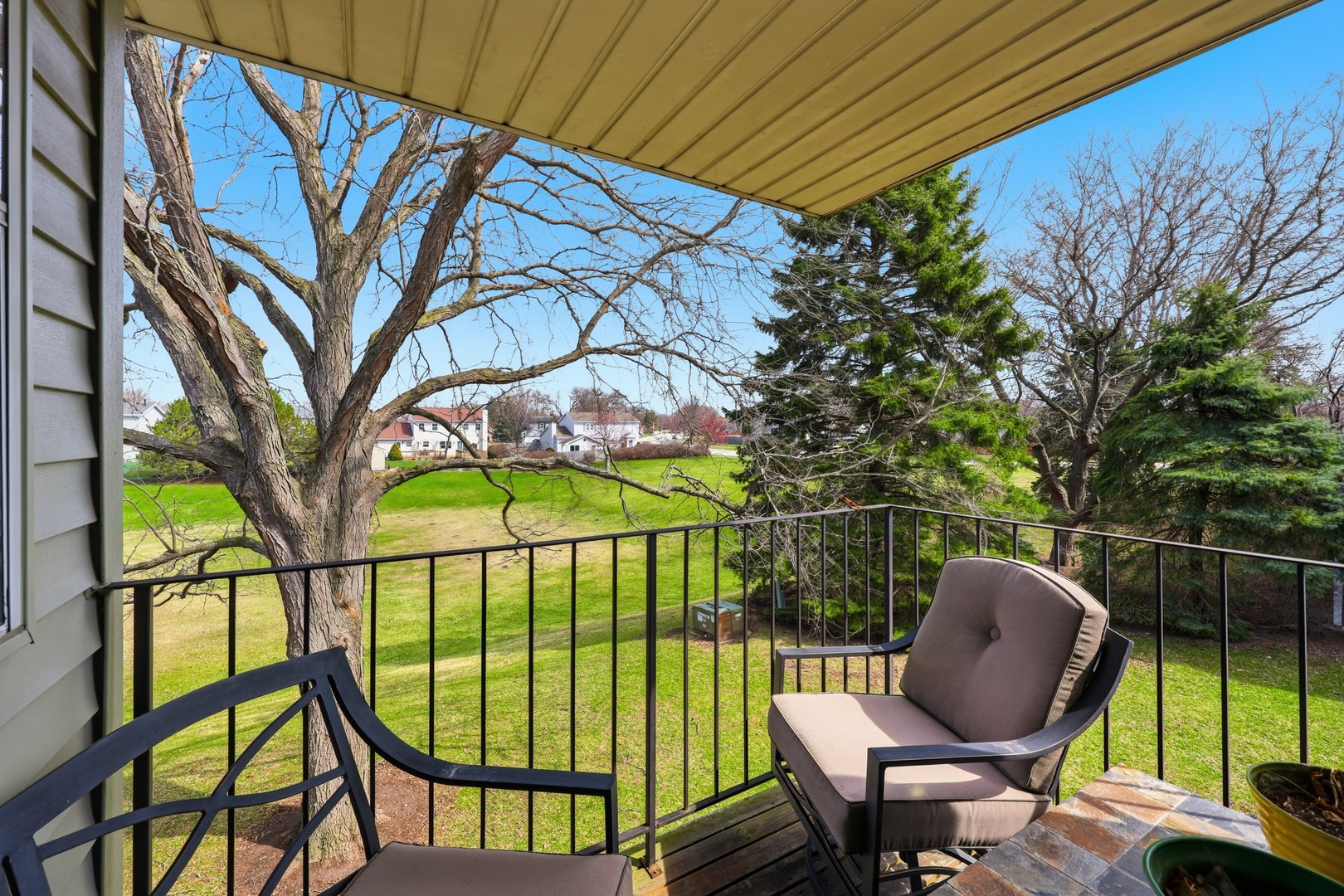 36 Gant Circle, Unit H Streamwood, IL 60107 - Photo 11 of 22 a view of outdoor seating space