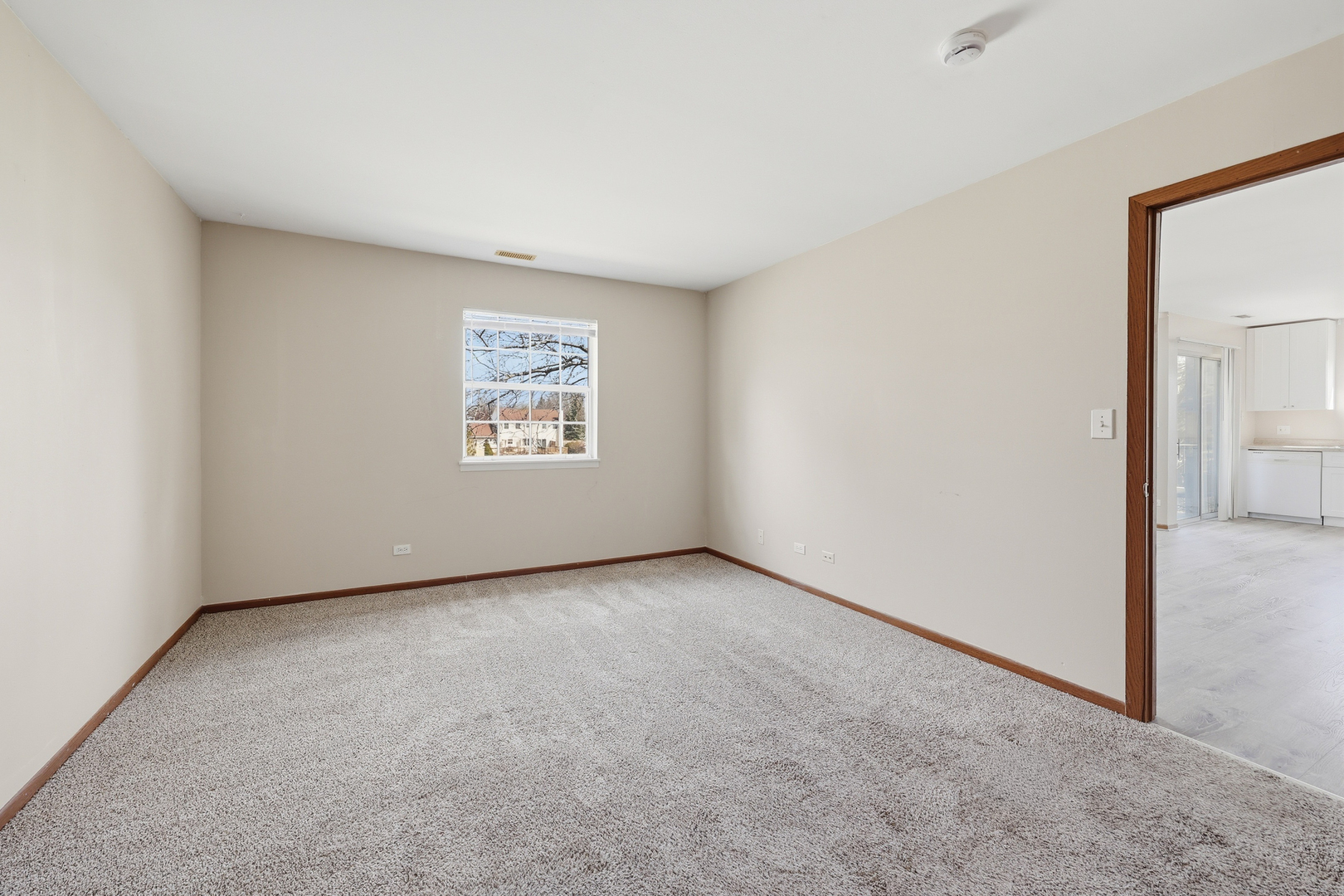 36 Gant Circle, Unit H Streamwood, IL 60107 - Photo 13 of 22 an empty room with window