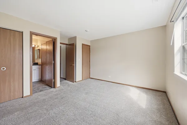 $240,000 | 36 Gant Circle, Unit H, Streamwood, IL 60107