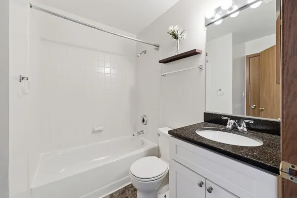 $240,000 | 36 Gant Circle, Unit H, Streamwood, IL 60107