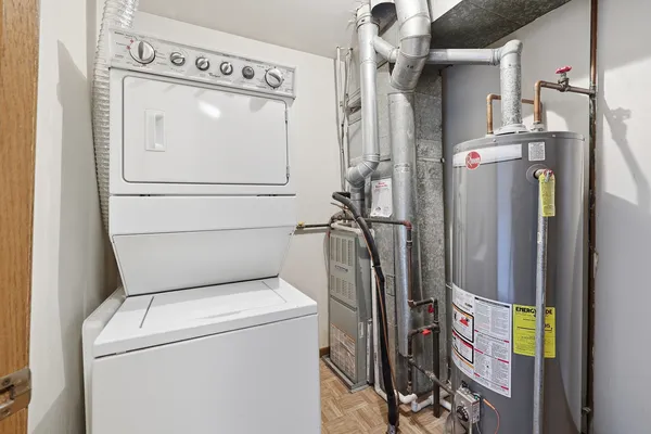 $240,000 | 36 Gant Circle, Unit H, Streamwood, IL 60107