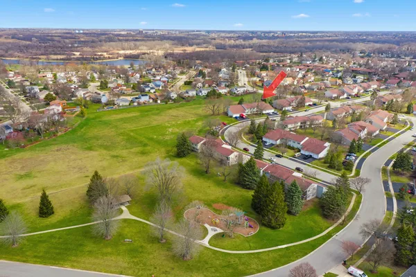 $240,000 | 36 Gant Circle, Unit H, Streamwood, IL 60107