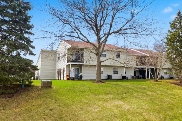 $240,000 | 36 Gant Circle, Unit H, Streamwood, IL 60107