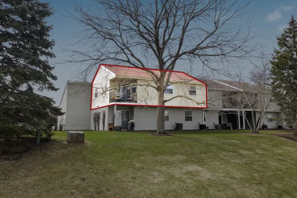 $240,000 | 36 Gant Circle, Unit H, Streamwood, IL 60107