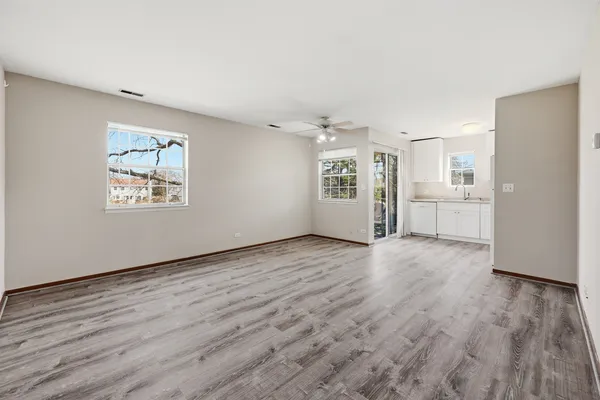 $240,000 | 36 Gant Circle, Unit H, Streamwood, IL 60107