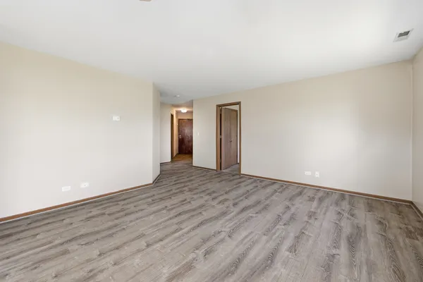 $240,000 | 36 Gant Circle, Unit H, Streamwood, IL 60107