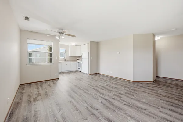 $240,000 | 36 Gant Circle, Unit H, Streamwood, IL 60107