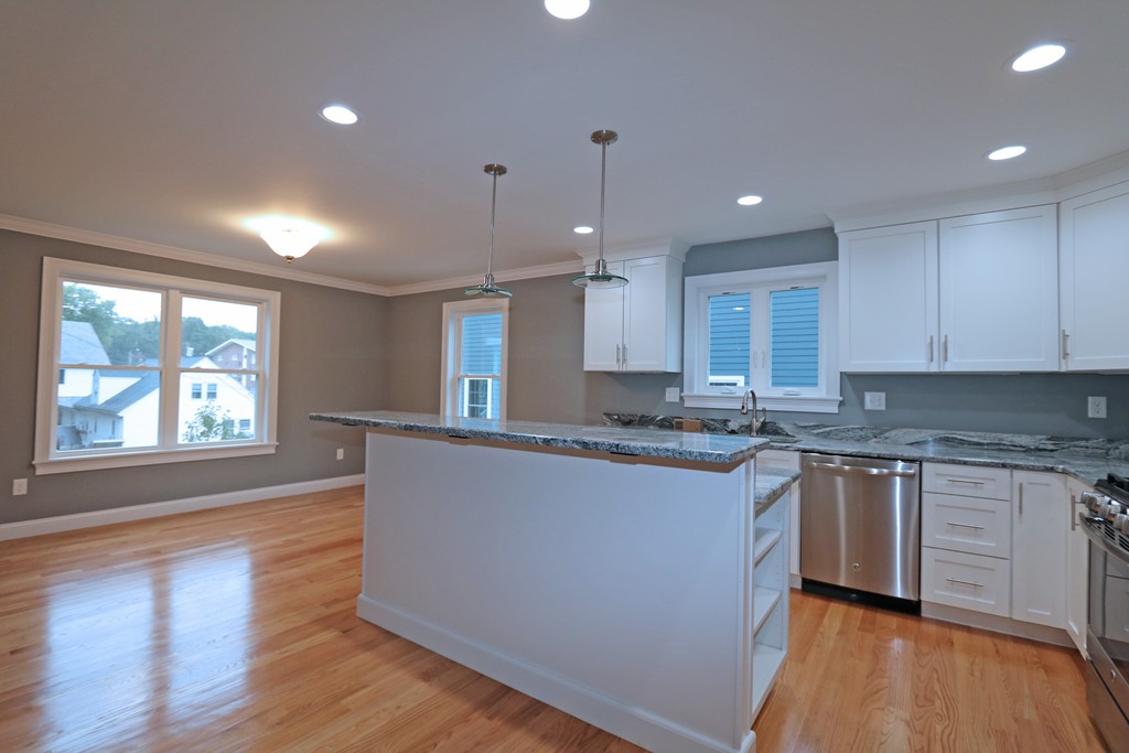 4 Cheriton Road Boston, MA 02132 - Photo 6 of 13