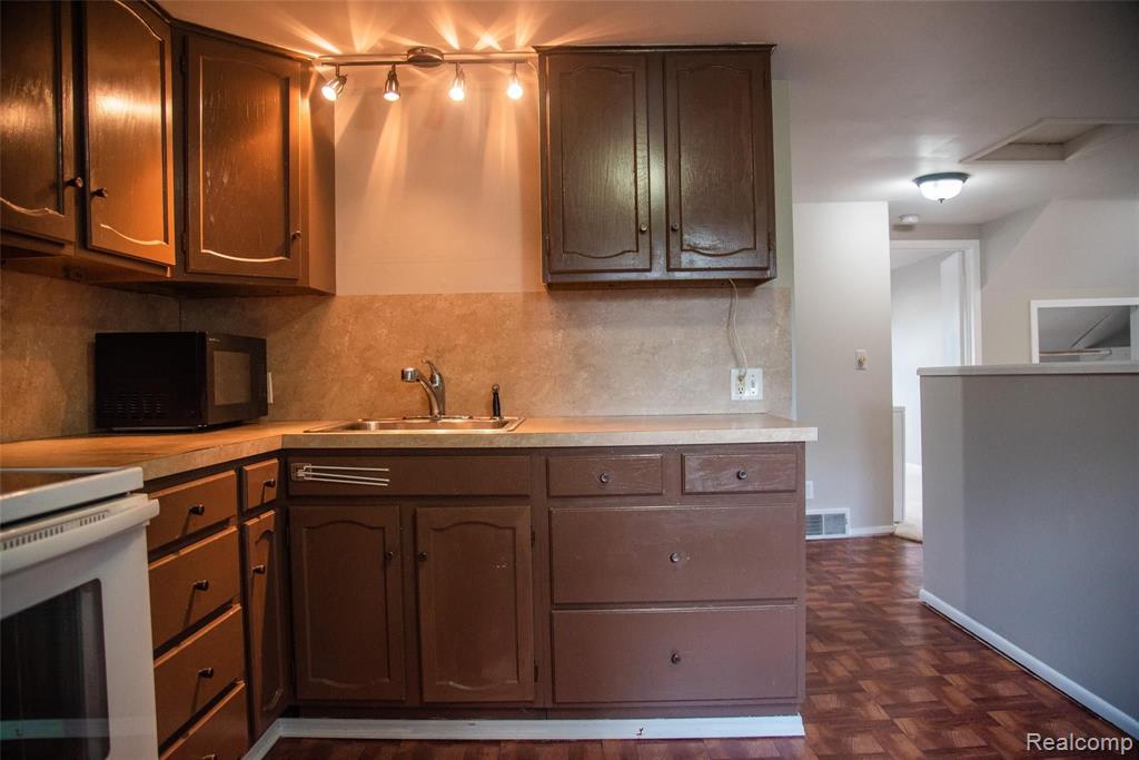 320 South Rochester Road Clawson, MI 48017 - Photo 32 of 59