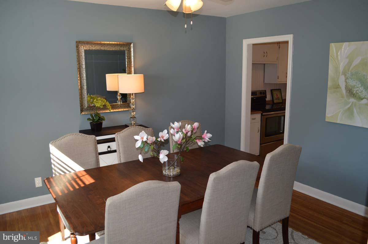 814 Pleasant Hill Road Wallingford, PA 19086 - Photo 7 of 24 Dining room