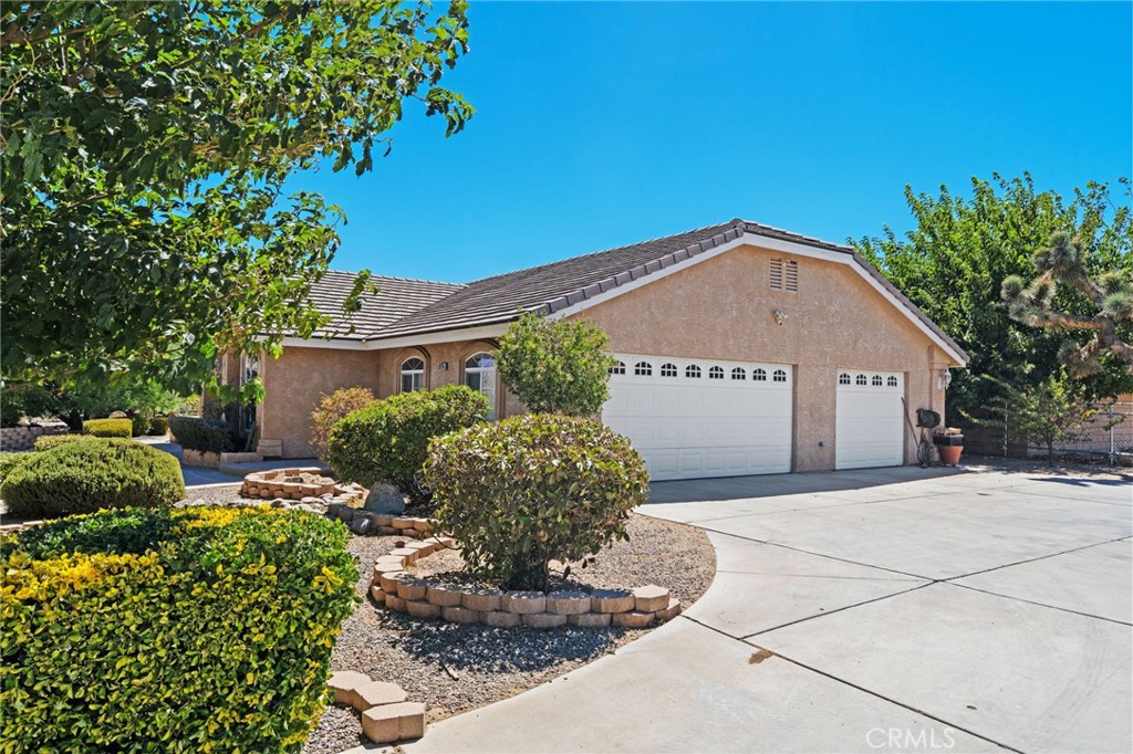 10245 Joshua Road Oak Hills, CA 92344 - Photo 7 of 66 Gallery Image 7