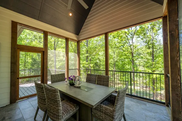 $899,000 | 267 Woodrun Drive, Middleton, TN 38052