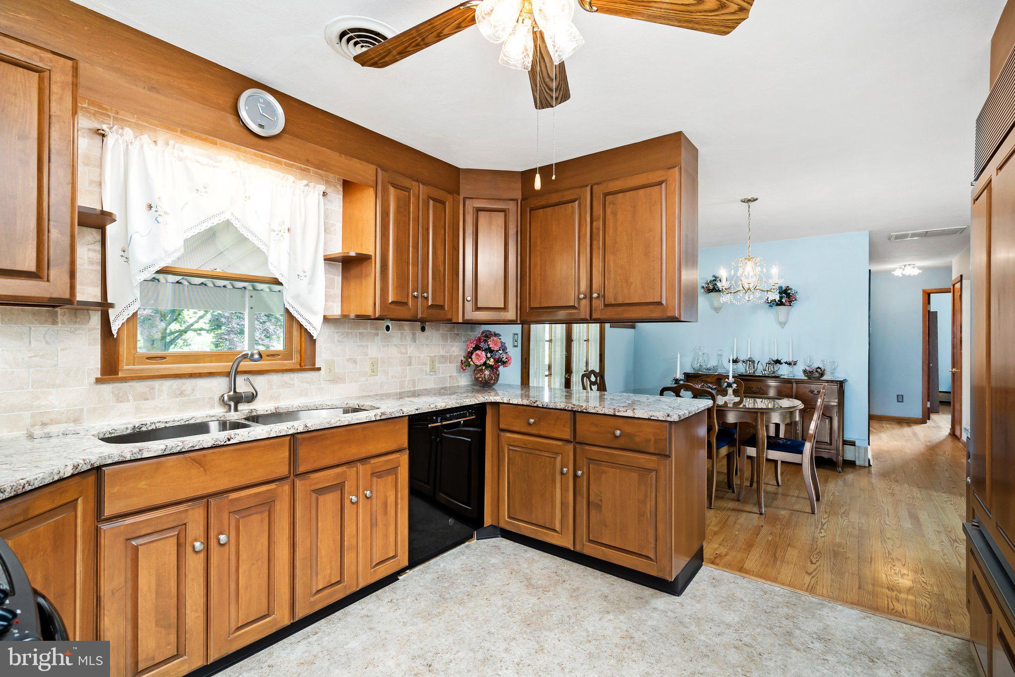 987 Bear Tavern Road Ewing, NJ 08628 - Photo 11 of 29 Eat In Kitchen