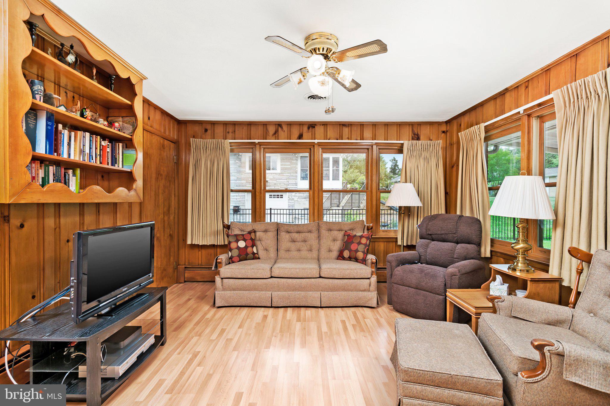 987 Bear Tavern Road Ewing, NJ 08628 - Photo 14 of 29 Den off kitchen