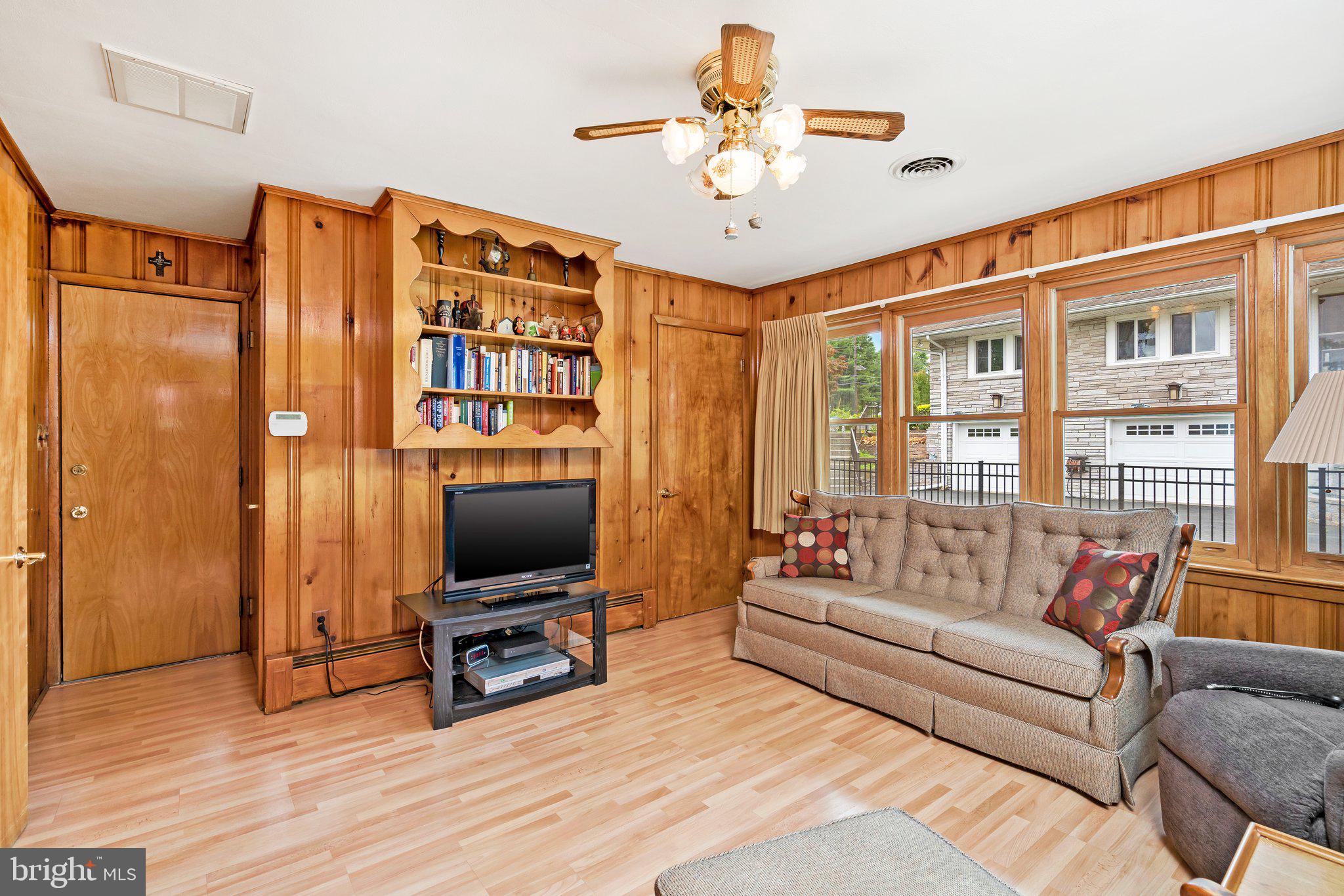 987 Bear Tavern Road Ewing, NJ 08628 - Photo 15 of 29 Den off kitchen