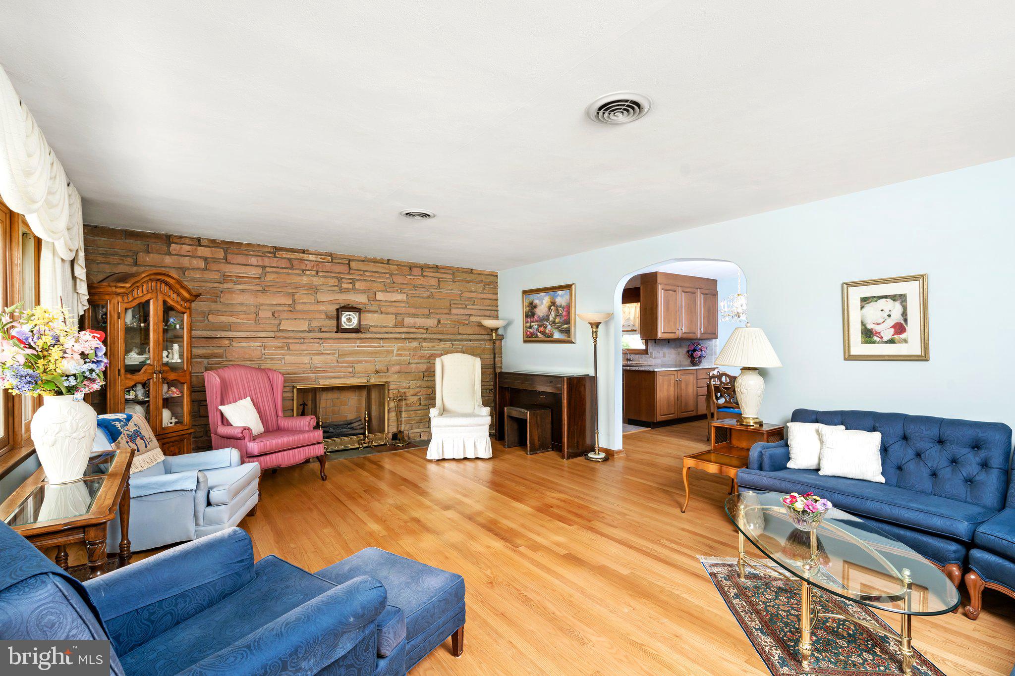 987 Bear Tavern Road Ewing, NJ 08628 - Photo 4 of 29 Formal Living Room