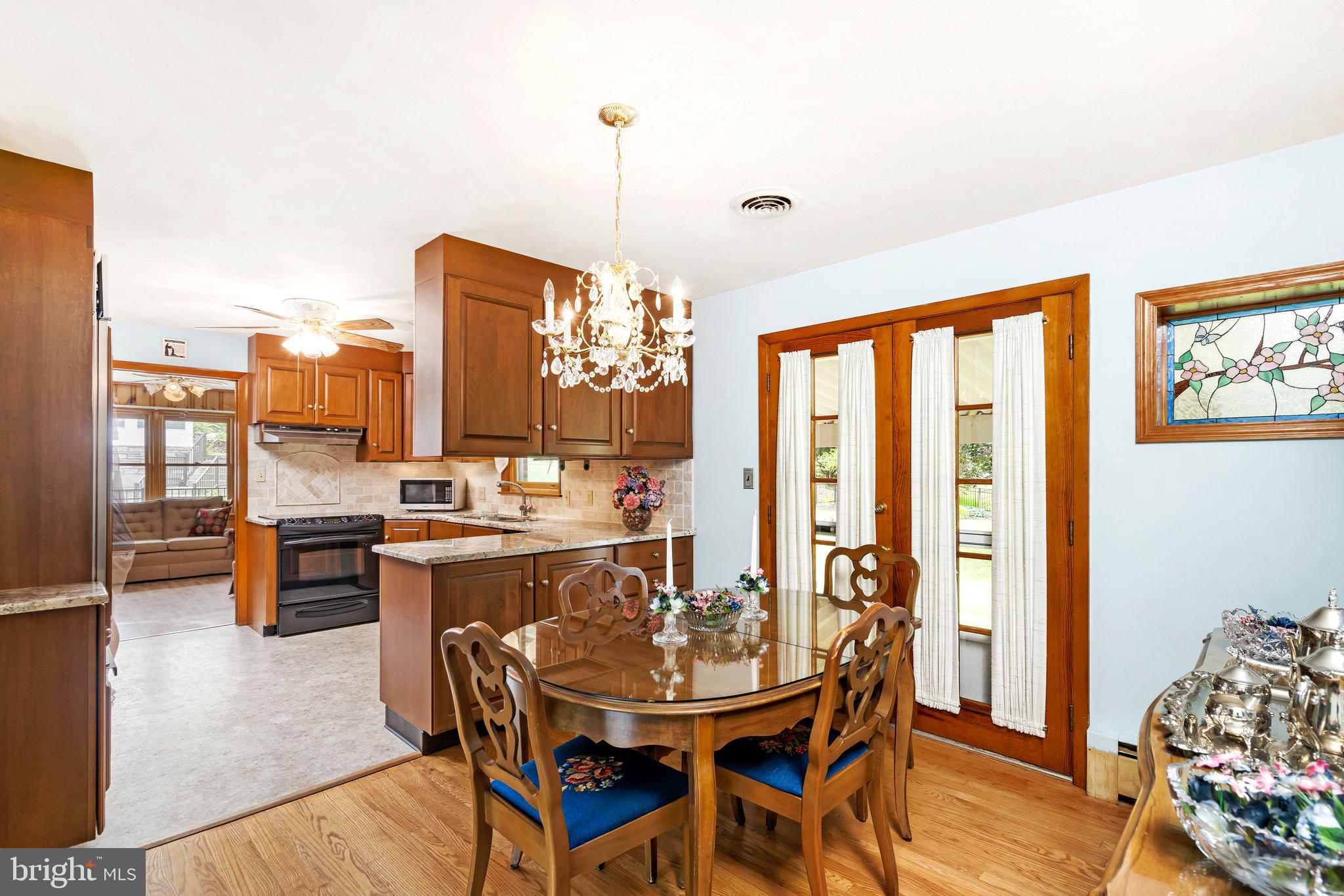 987 Bear Tavern Road Ewing, NJ 08628 - Photo 7 of 29 Formal dining room