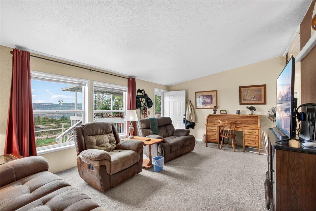 483 Wren Ridge Drive Eagle Point, OR 97524 - Photo 5 of 34 08-8