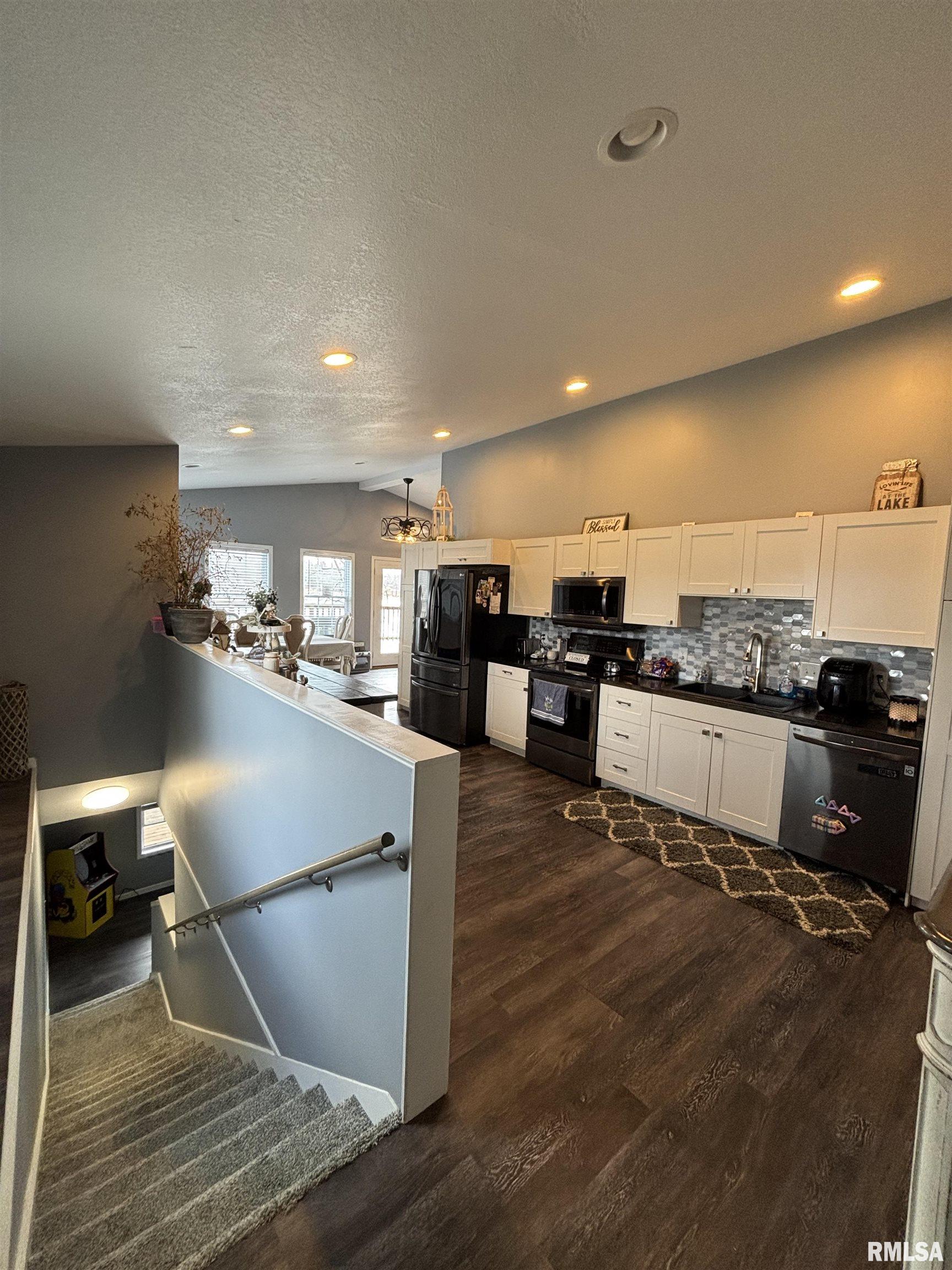9237 Hohman Lake Road Brookport, IL 62910 - Photo 8 of 28 Gallery Image 8