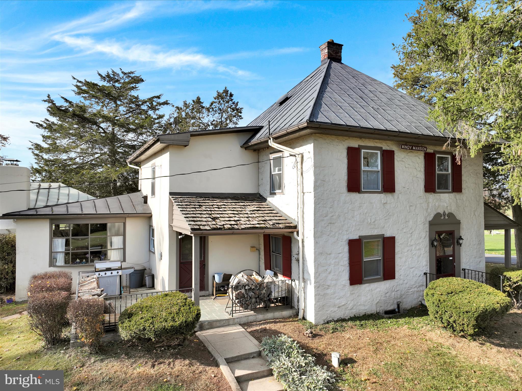 300 South Windy Mansion Road Denver, PA 17517 - Photo 2 of 47 Side View