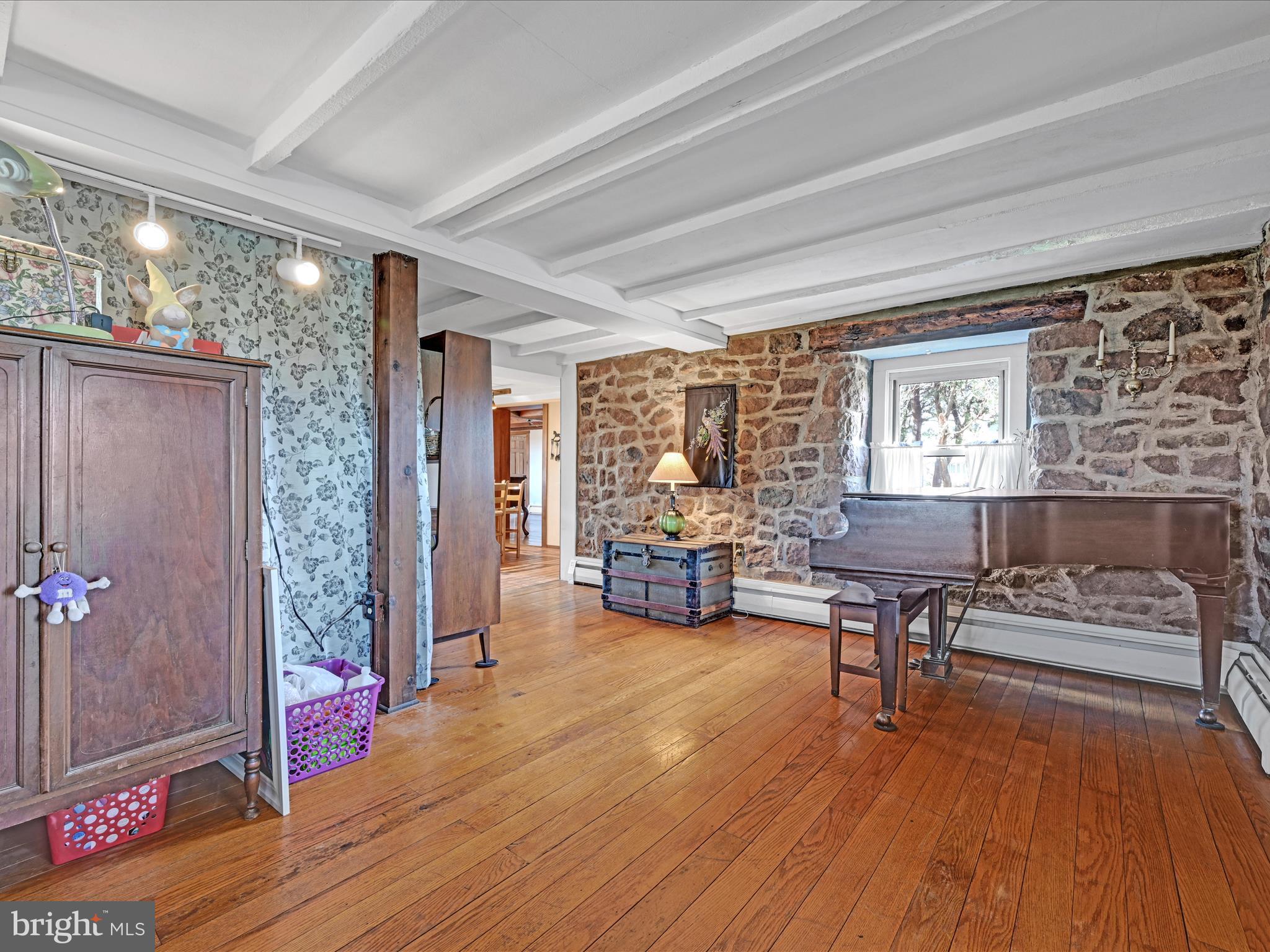300 South Windy Mansion Road Denver, PA 17517 - Photo 21 of 47 Living Room