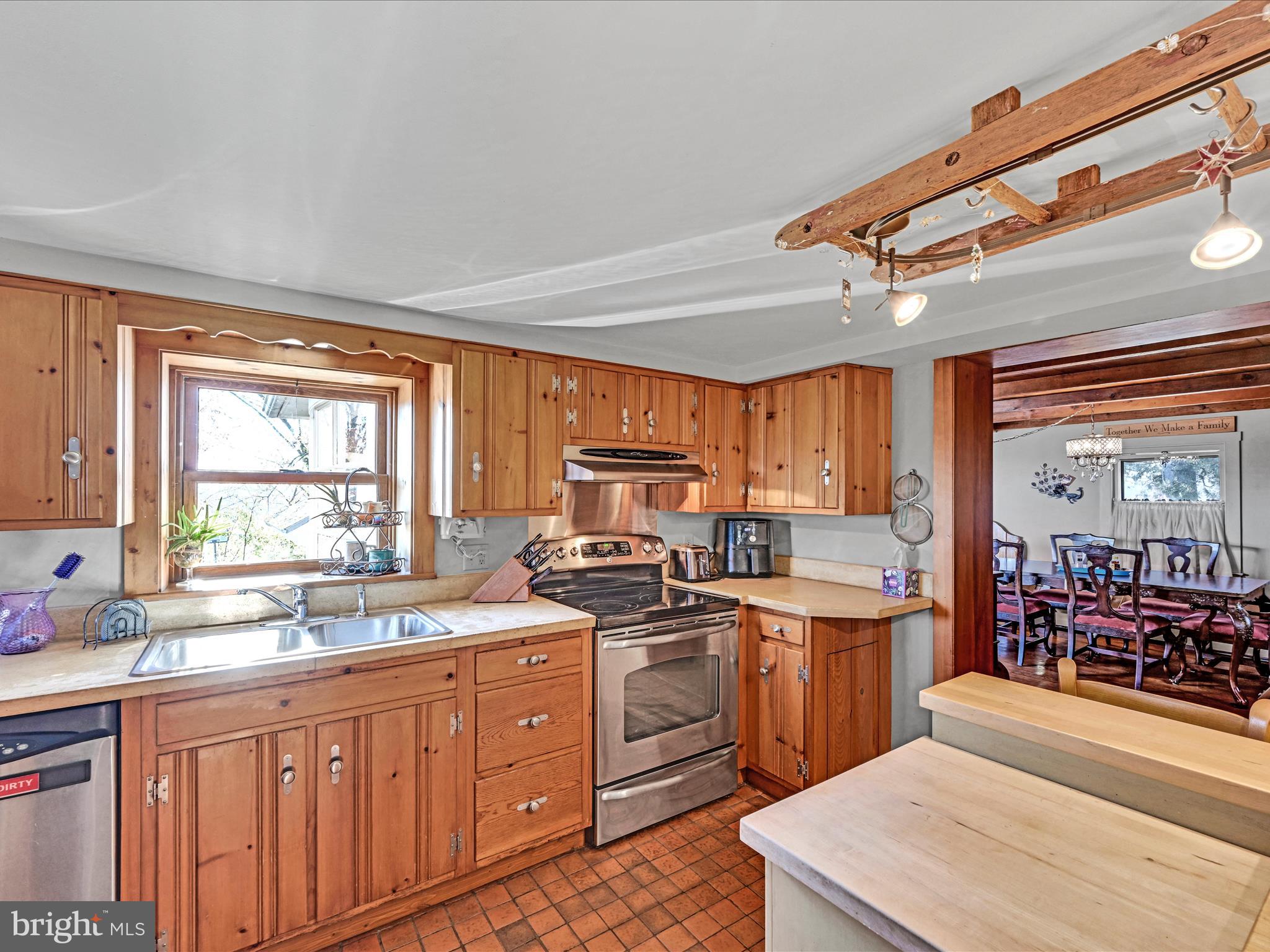 300 South Windy Mansion Road Denver, PA 17517 - Photo 23 of 47 Kitchen