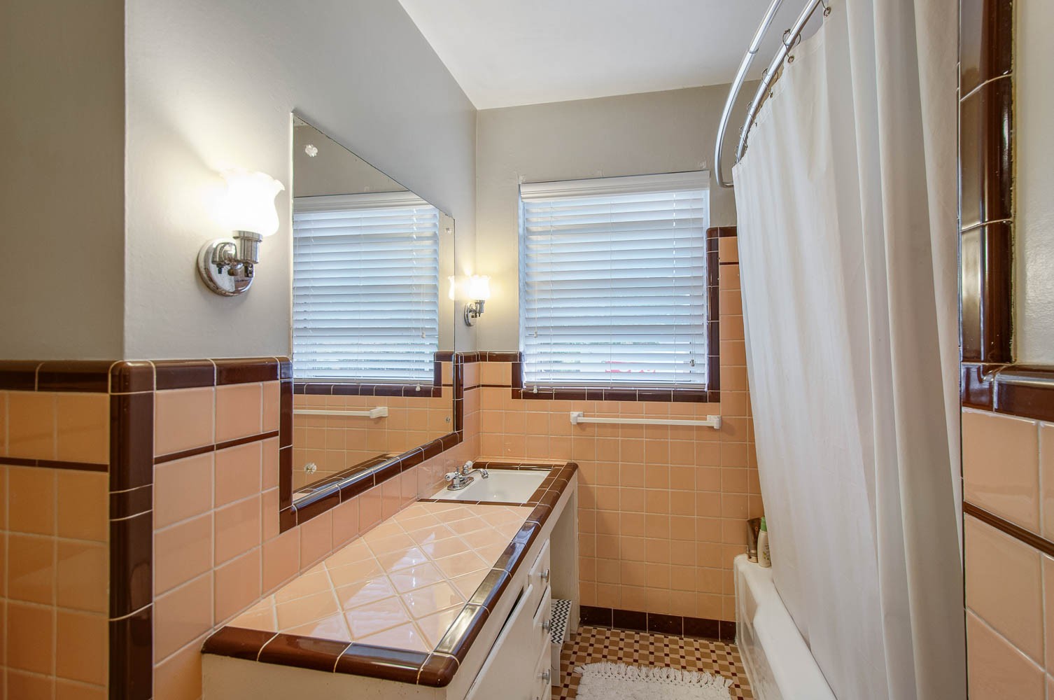 1014 Mitchell Road Nashville, TN 37206 - Photo 14 of 29 a bathroom with a sink and a mirror