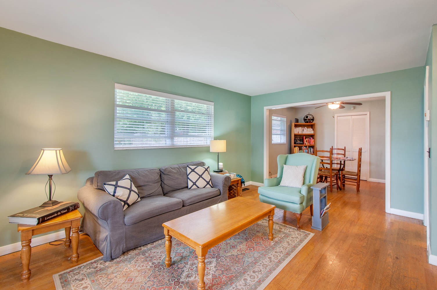 1014 Mitchell Road Nashville, TN 37206 - Photo 6 of 29 a living room with furniture and a lamp