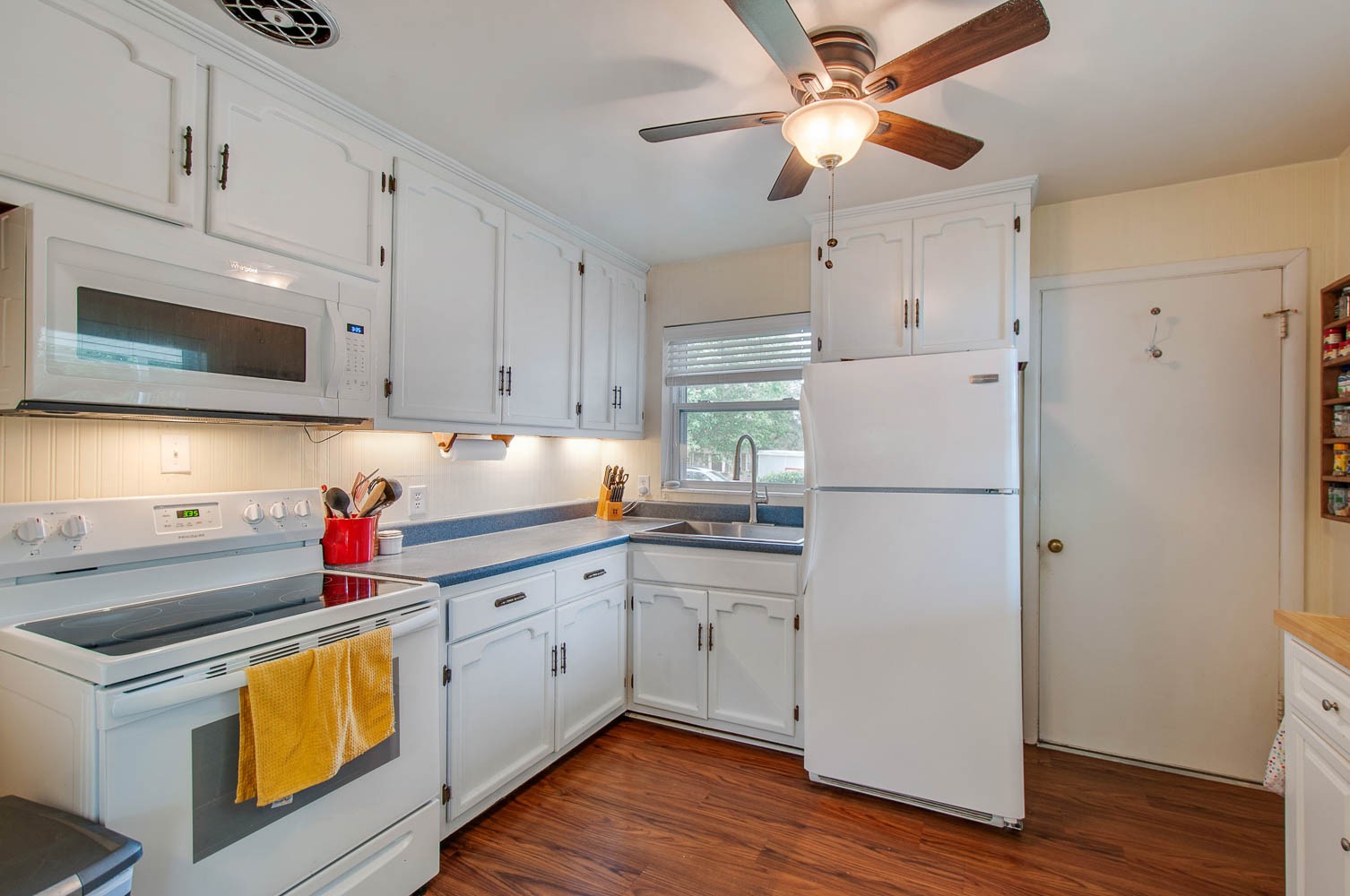 1014 Mitchell Road Nashville, TN 37206 - Photo 9 of 29 a kitchen with a white cabinets and white appliances