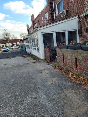 $699,999 | 229-11 141st Avenue | Laurelton