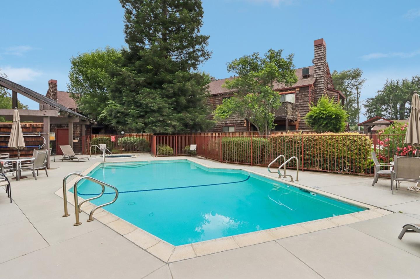 1555 Hecker Pass Road, Unit E201 Gilroy, CA 95020 - Photo 29 of 31