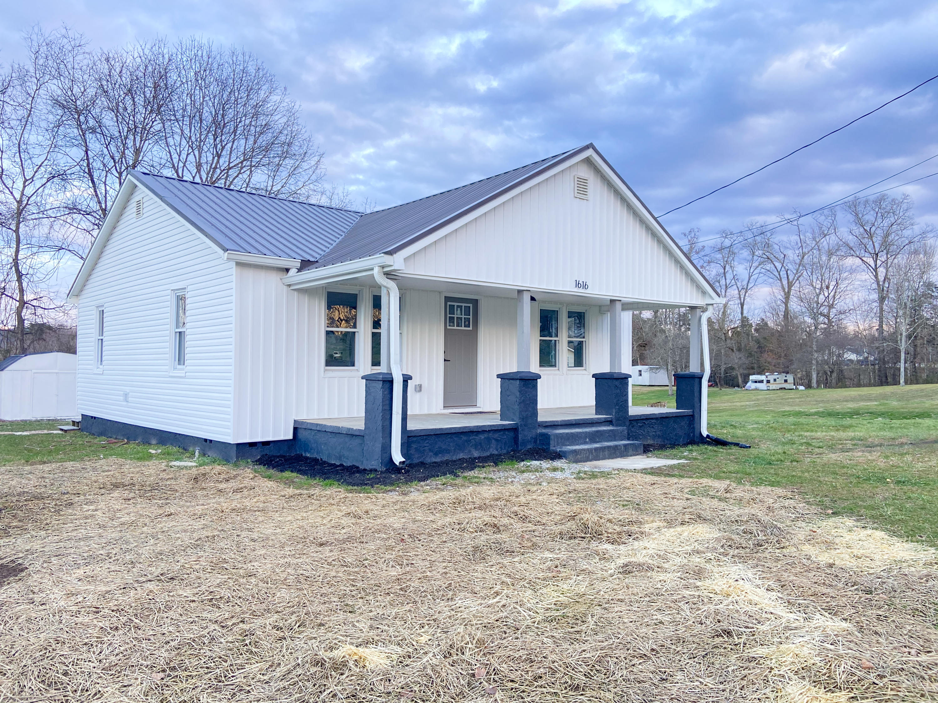 1616 Edds Road Knoxville, TN 37914 - Photo 3 of 14 B63BD8B2-6691-4654-88F8-9FC8E5EBB734